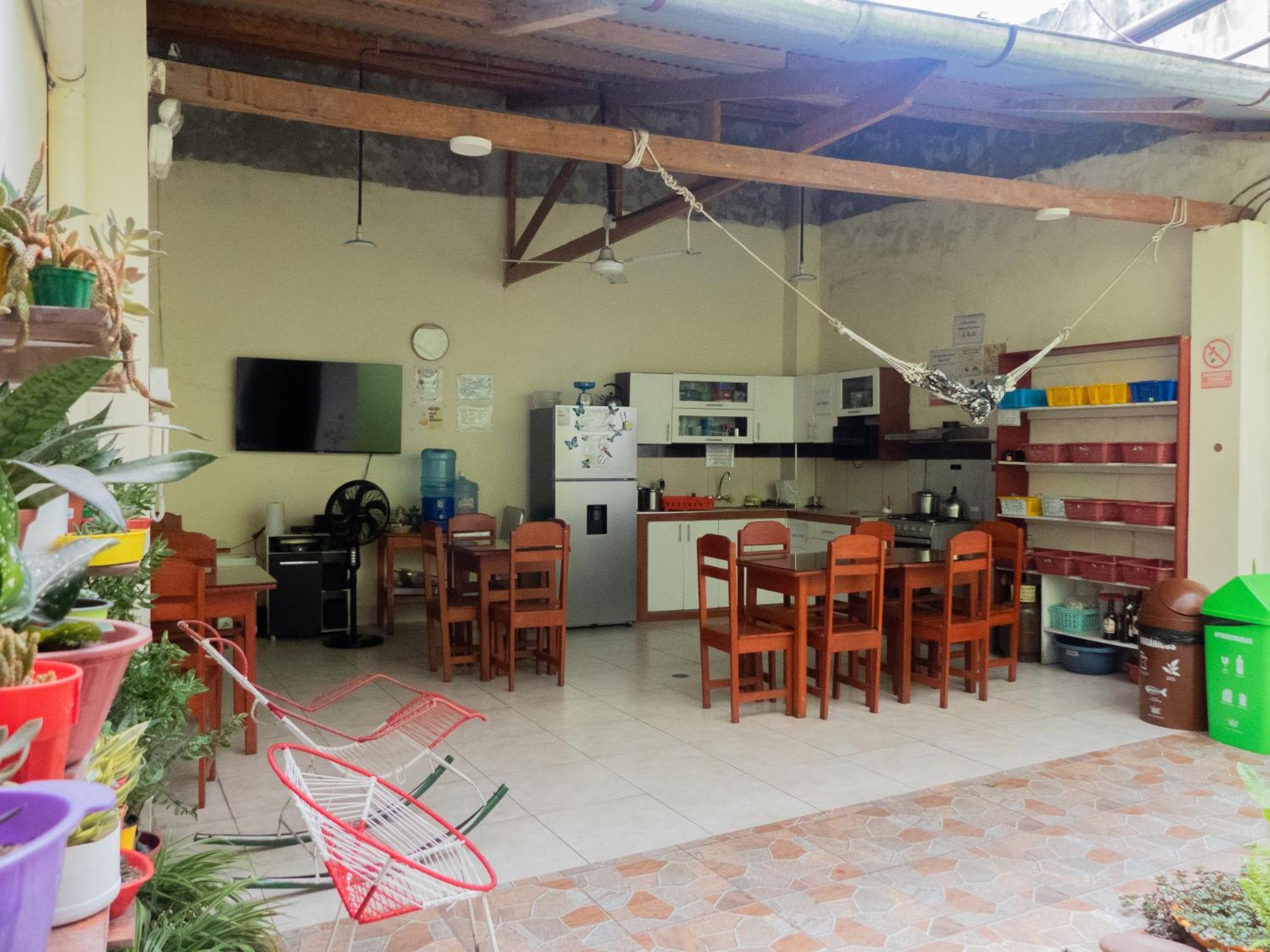 Moicca Youth Hostel 伊基托斯 外观 照片